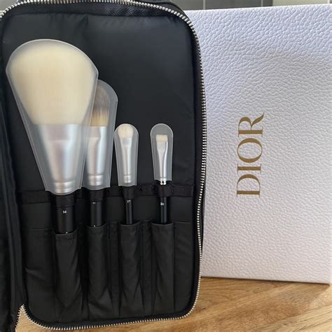 dior ブラッシュ|Dior tools and brushes.